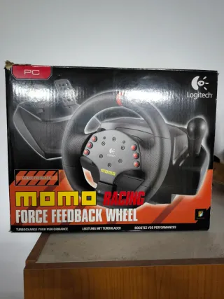 Volante Logitech Momo Racing PC