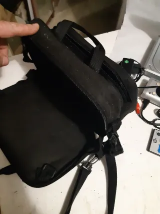 Reproductor DVD portátil plateado