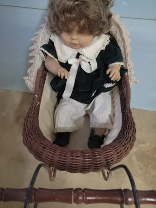 Cochecito Muñeca  Antiguo Mimbre