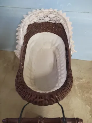 Cochecito Muñeca  Antiguo Mimbre