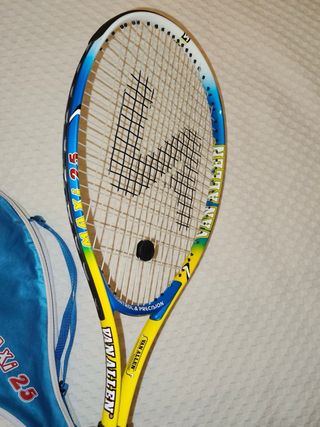 Raqueta de tenis con funda