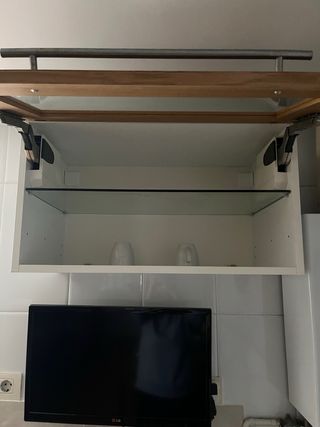 Mueble de cocina madera y cristal