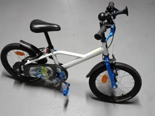 Bicicleta infantil Decathlon blanca