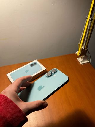 iPhone 16 128GB Verde Azulado