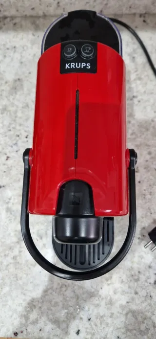 Cafetera Nespresso Krups Roja