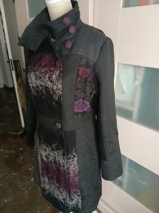 Abrigo fino lana negro y morado