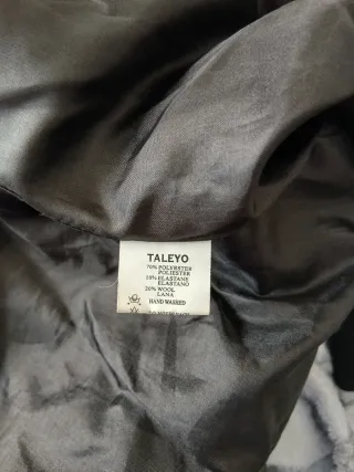 Abrigo fino lana negro y morado