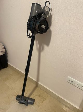 Aspiradora de mano gris