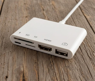 Hub Adattatore 5 in 1 per iPhone/iPad