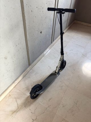 Patinete infantil con freno