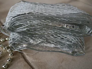 Adornos Navideños: Bolas y Guirnaldas