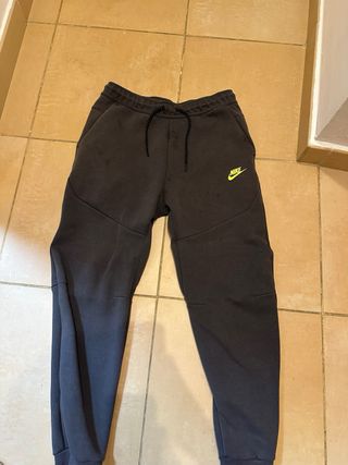Conjunto Nike Tech Fleece Negro/Gris