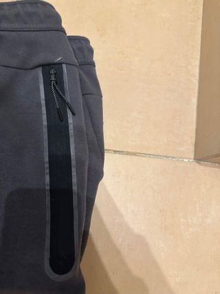 Conjunto Nike Tech Fleece Negro/Gris