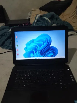 Portátil Dell Gris y Negro