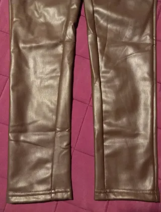 Pantalón polipiel marrón Talla 40