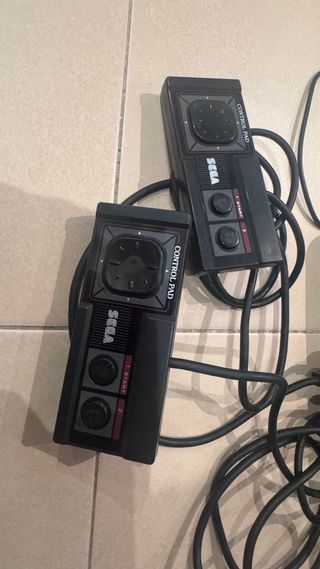 Sega Master System II + 2 mandos