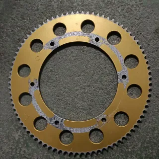 Cadena y corona para kart.