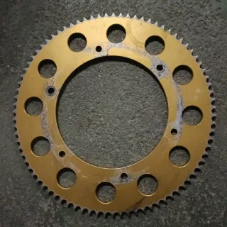 Cadena y corona para kart.