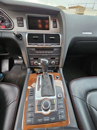 Audi Q7  V6 3.0 TDI