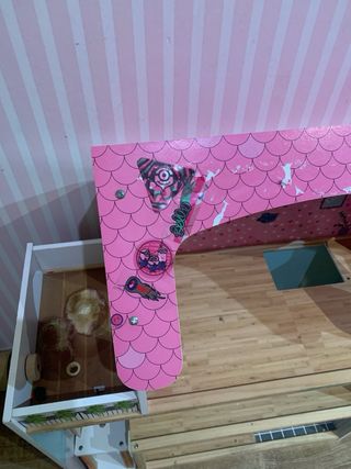 Casita de muñecas de madera