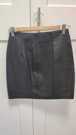 Falda Piel Stradivarius Talla XS