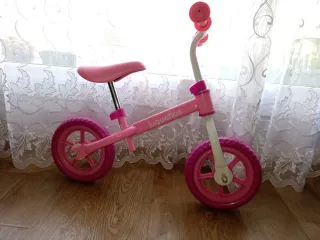 Bicicleta infantil sin pedales rosa