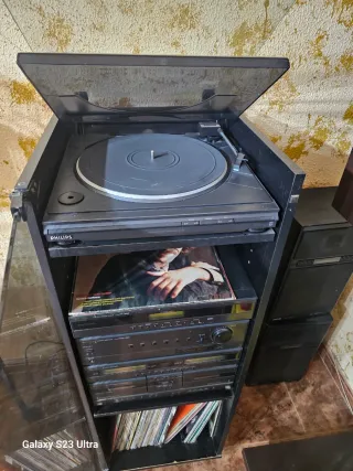 Minicadena Philips con tocadiscos