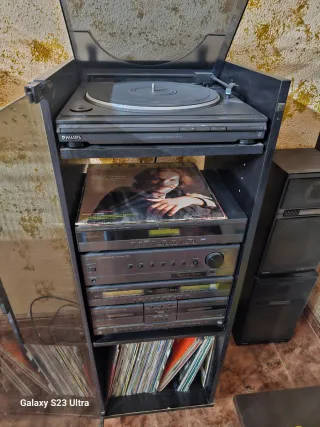 Minicadena Philips con tocadiscos