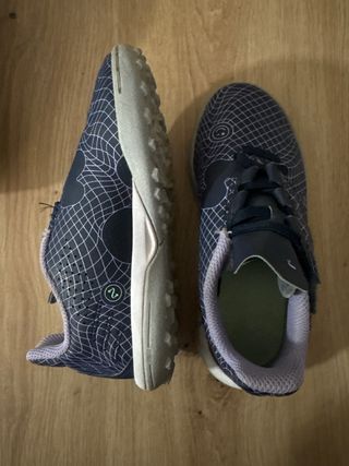 Botas de fútbol multitaco decatlón