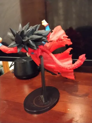 Figura Dragon Ball Z Goku SSJ4