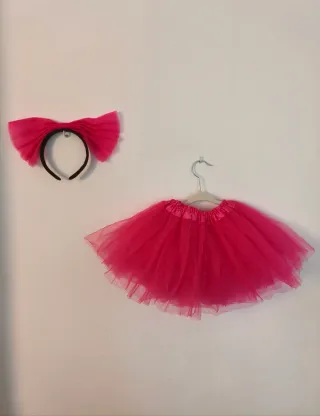 Falda y diadema fucsia