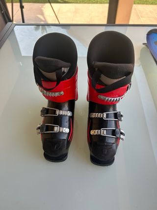 Conjunto Esquí Juvenil: Esquís, Botas y Casco