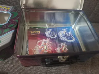 Bauletti Tin Carte Pokémonpou di 500 carte