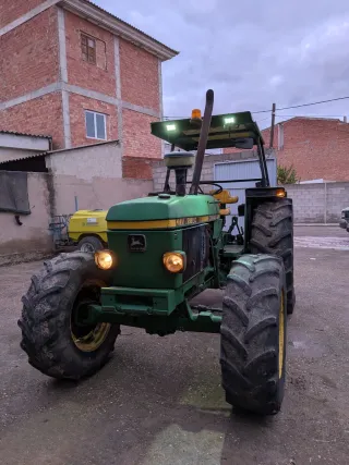 Tractor John Deere 2850