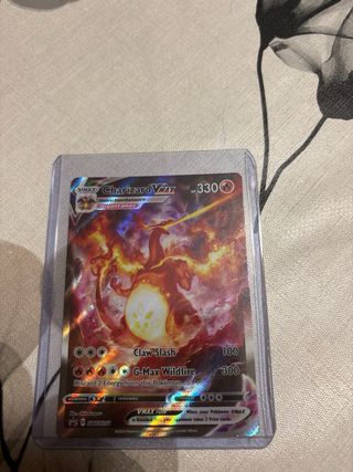 4 Cartas Pokémon Charizard VMAX y V