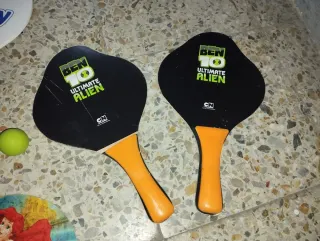 Palas de playa/piscina con personajes