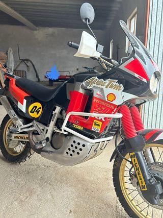 Honda Africa Twin 750 RD04