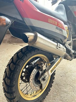 Honda Africa Twin 750 RD04