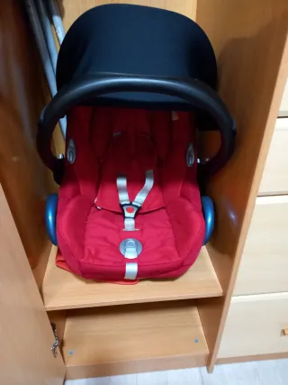 Sillita de bebé Maxi-Cosi roja