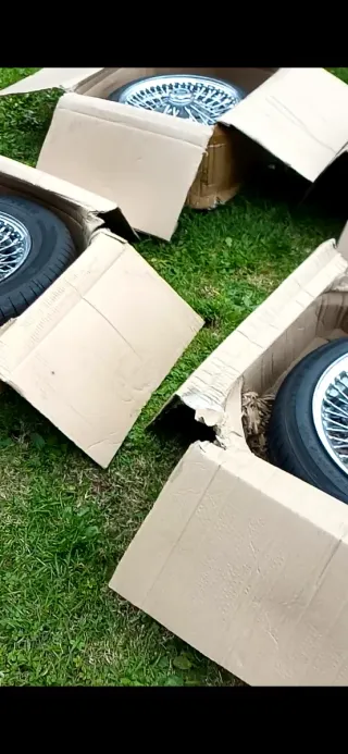 4 Cerchi Raggi 15 Jaguar in ottime condizioni.