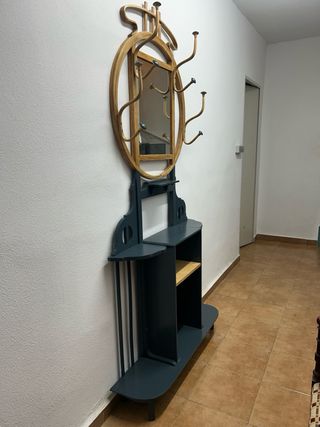Mueble recibidor con espejo reciclado