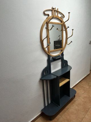 Mueble recibidor con espejo reciclado