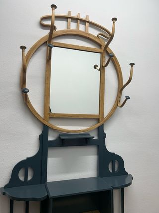 Mueble recibidor con espejo reciclado