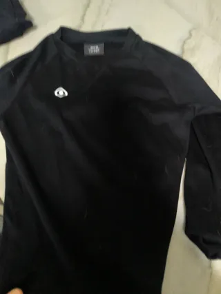 Lote de 3 CamisetaS térmica sky negra 8 años