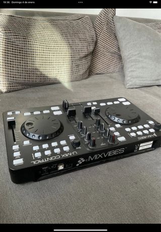 Mesa de mezclas MXVIBES U-MX CONTROL