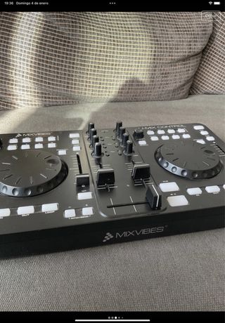 Mesa de mezclas MXVIBES U-MX CONTROL