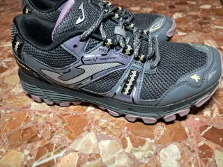 Zapatillas Joma Trail Montaña Gris/Morado
