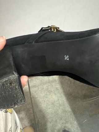 Zapatos Brenda Zaro Negros T-Strap Hebilla