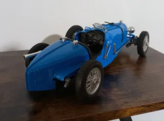 Coche escala 1/18 vintage