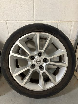 Llantas Originales Opel 17" (5x110) + Goodyear F1